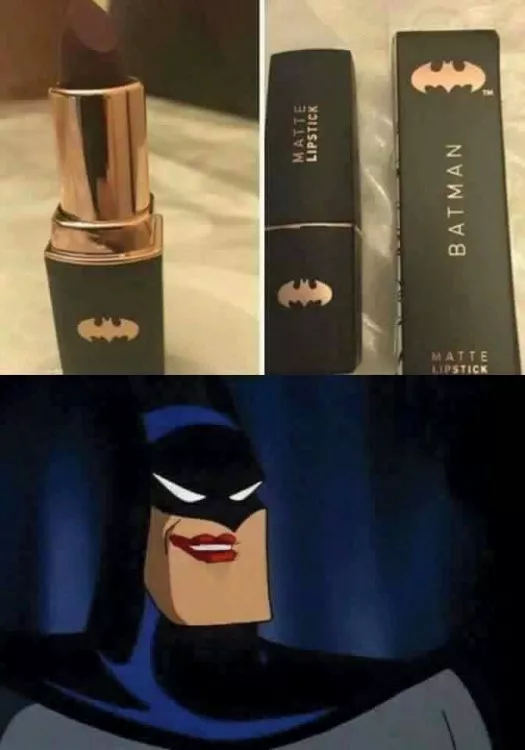 tenia el símbolo de batman tenia que usarlo 