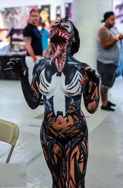 Cosplay Venom Girl