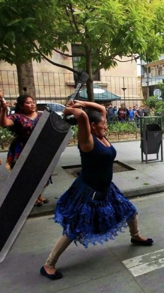 Vas por la calle y una señora grita: ¡¡Bankai!!