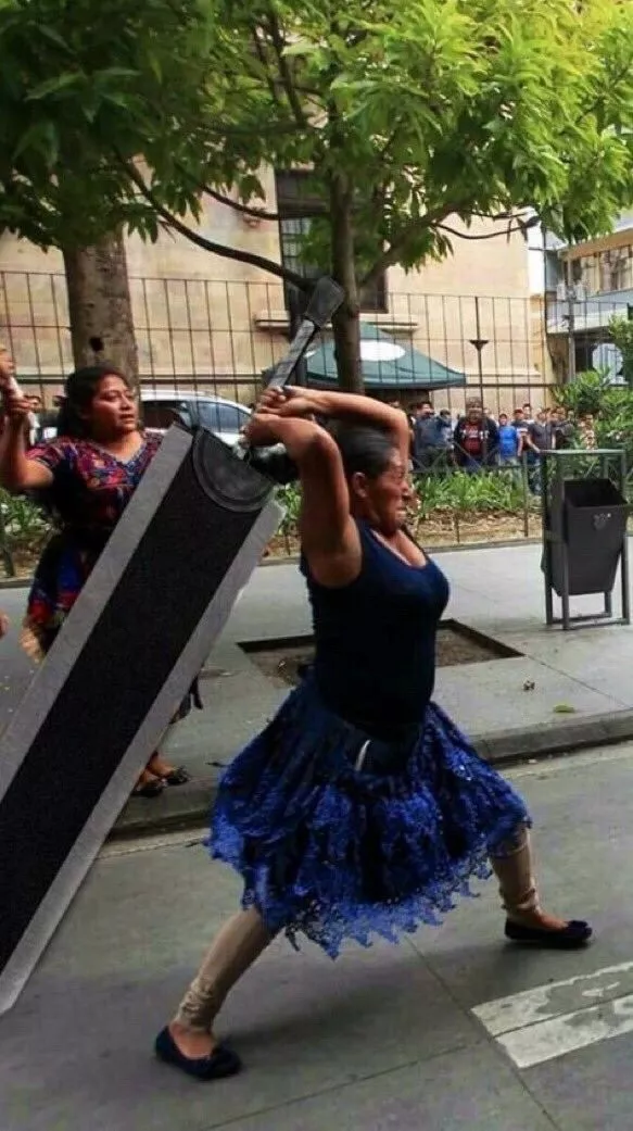 Vas por la calle y una señora grita: ¡¡Bankai!!