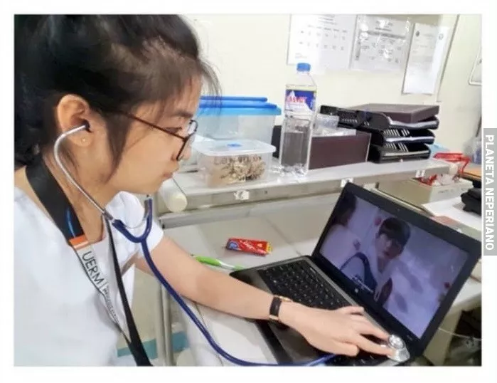 Cuando se te rompen los audífonos pero trabajas en un hospital