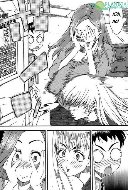 Yo digo que una muela se le movió XD