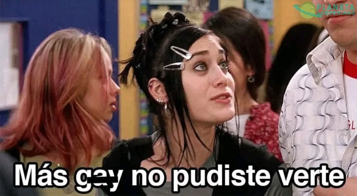 Me le quedo viendo más de 5 segundos a una chica* Mi amiga en corto: